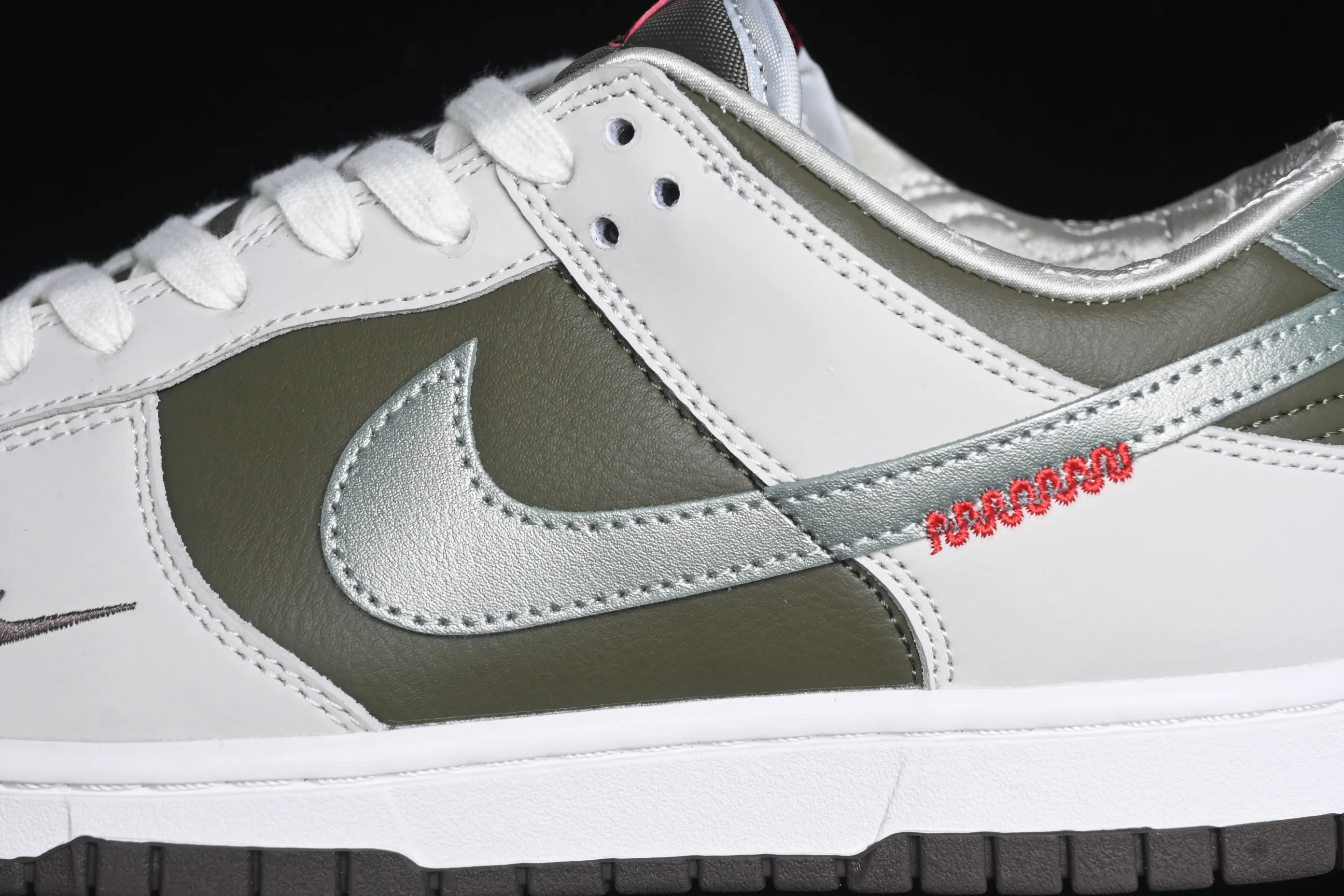 All Categories Nk SB Dunk Series Nk SB Dunk Low Low-top sneakers Nk Dunk Low "Year of the Snake" Year of the Snake Spring Festival limited low-top casual sneakers HV5980-231